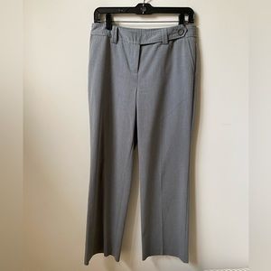 Ann Taylor Gray Women’s Size 6P Pants.